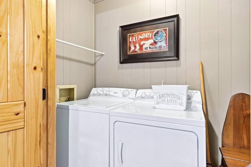 Beautiful Chalet With Fireplace And Large Game Room Gatlinburg Eksteriør billede
