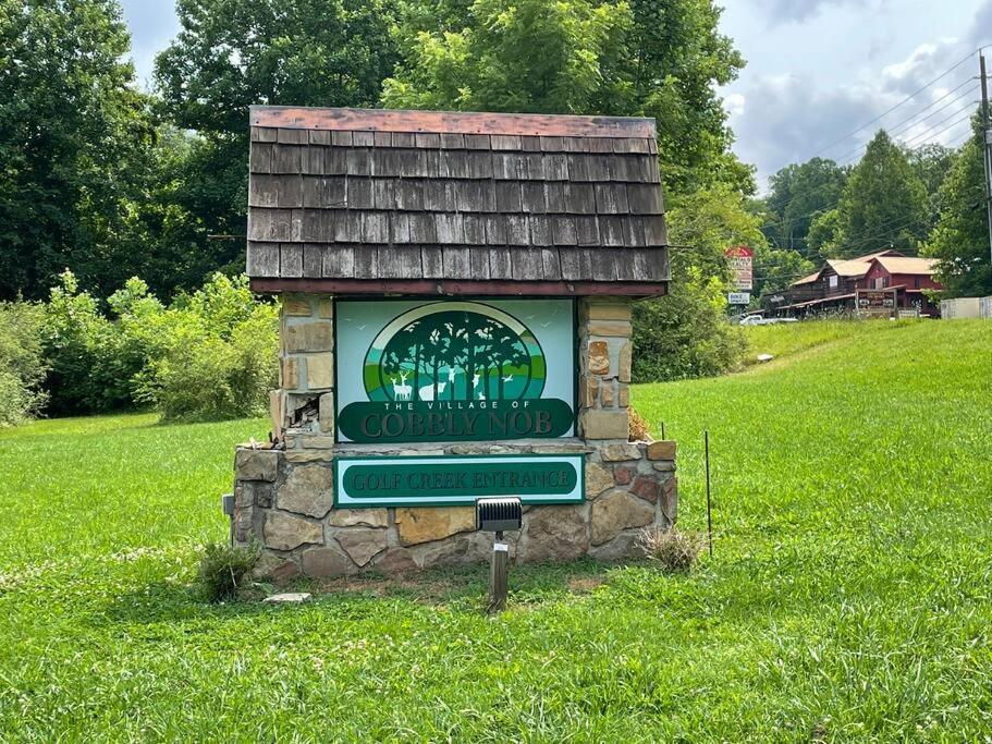 Beautiful Chalet With Fireplace And Large Game Room Gatlinburg Eksteriør billede