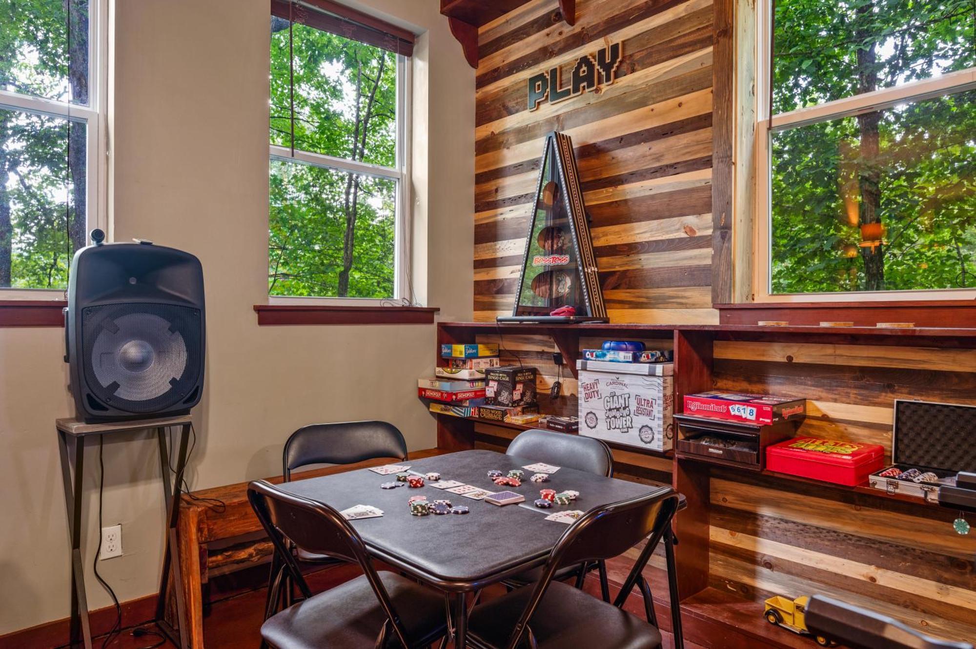 Beautiful Chalet With Fireplace And Large Game Room Gatlinburg Eksteriør billede