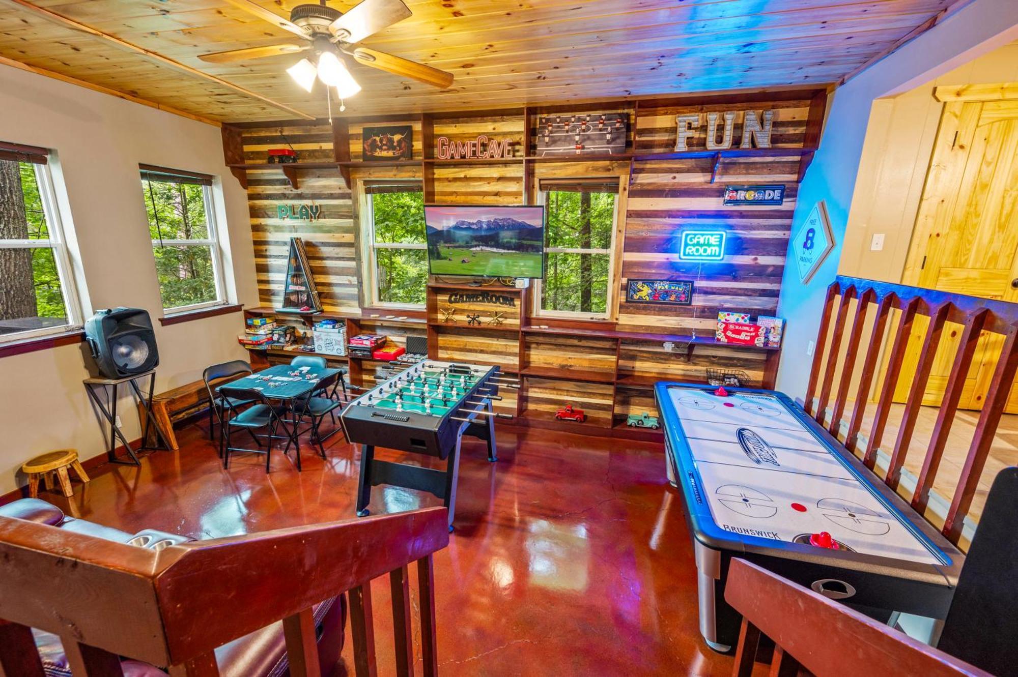 Beautiful Chalet With Fireplace And Large Game Room Gatlinburg Eksteriør billede