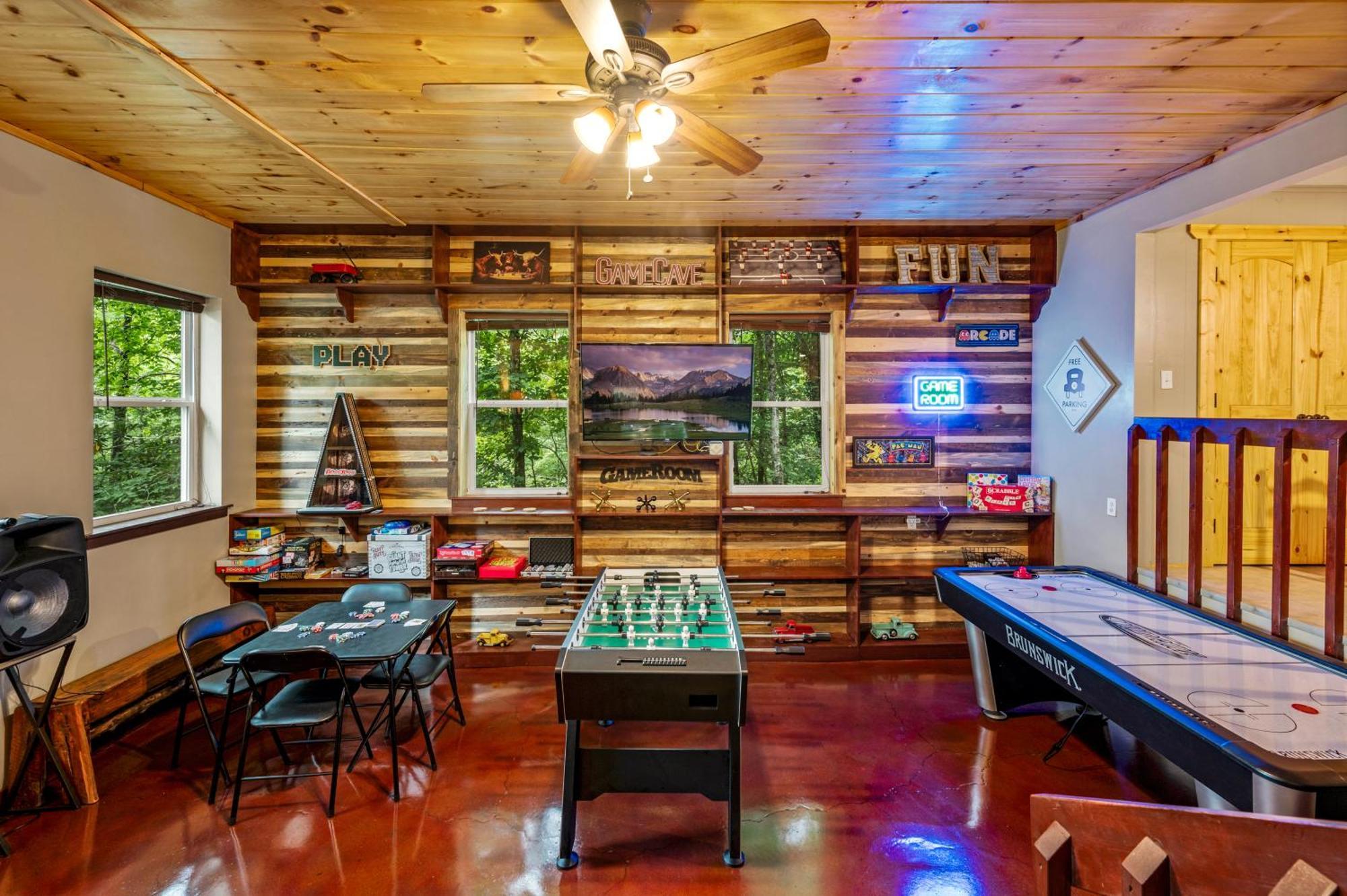 Beautiful Chalet With Fireplace And Large Game Room Gatlinburg Eksteriør billede