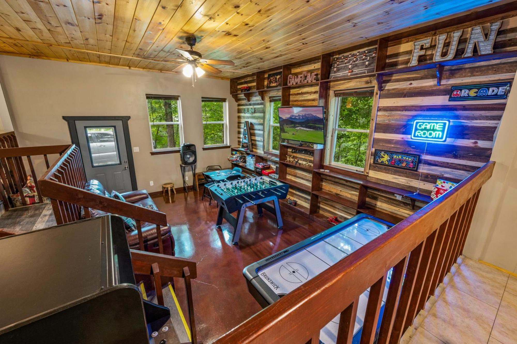 Beautiful Chalet With Fireplace And Large Game Room Gatlinburg Eksteriør billede