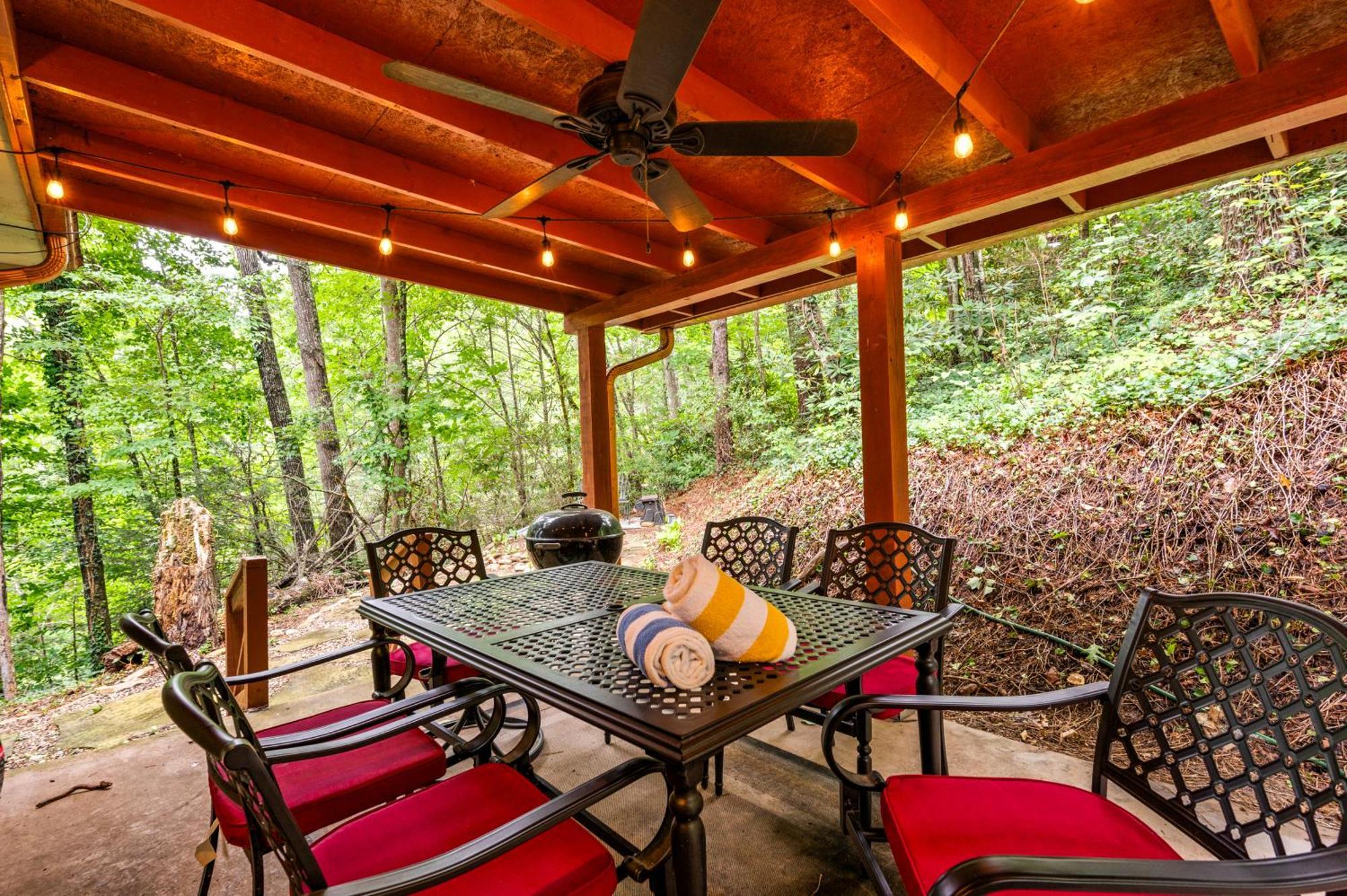 Beautiful Chalet With Fireplace And Large Game Room Gatlinburg Eksteriør billede