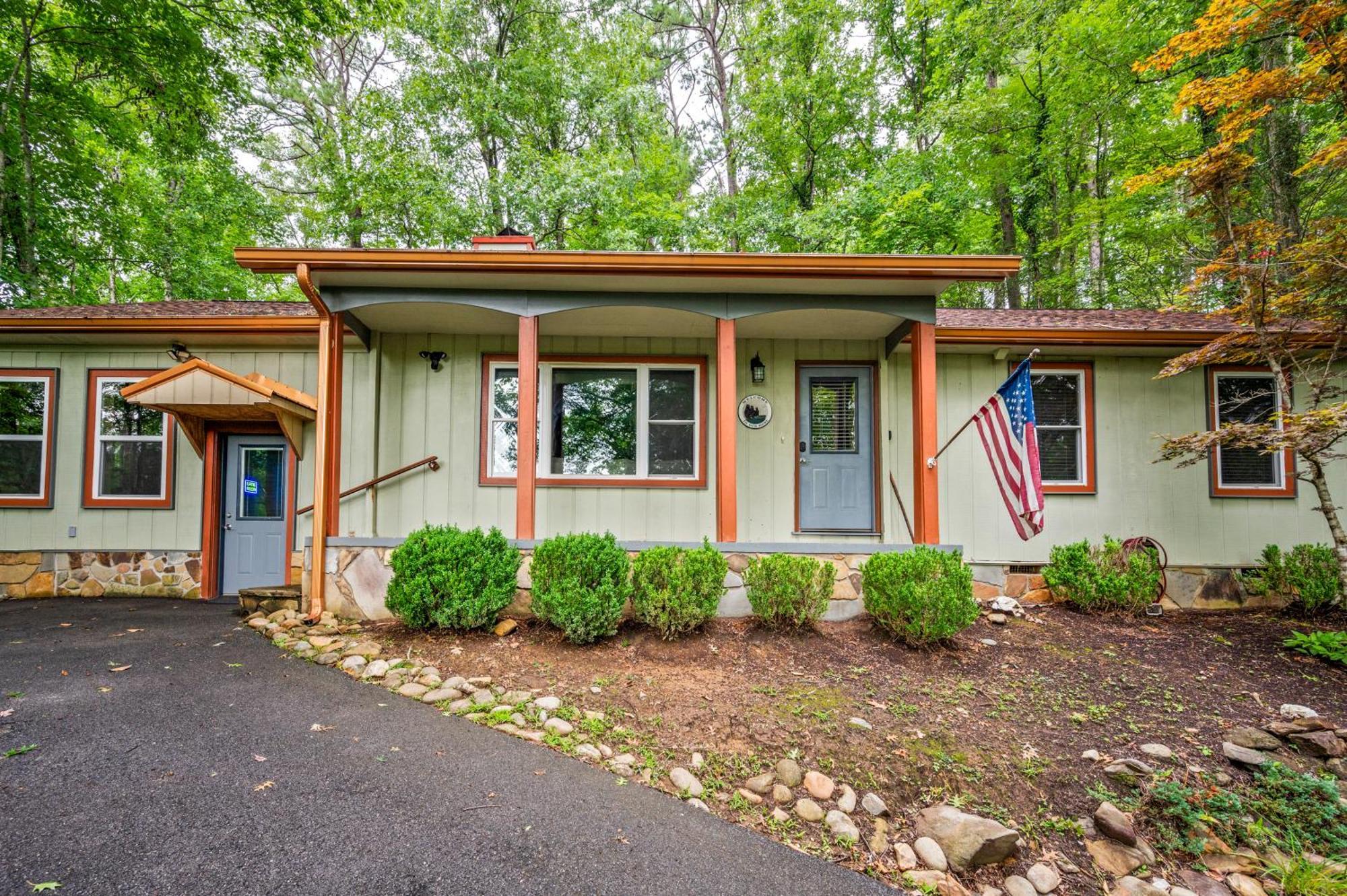 Beautiful Chalet With Fireplace And Large Game Room Gatlinburg Eksteriør billede