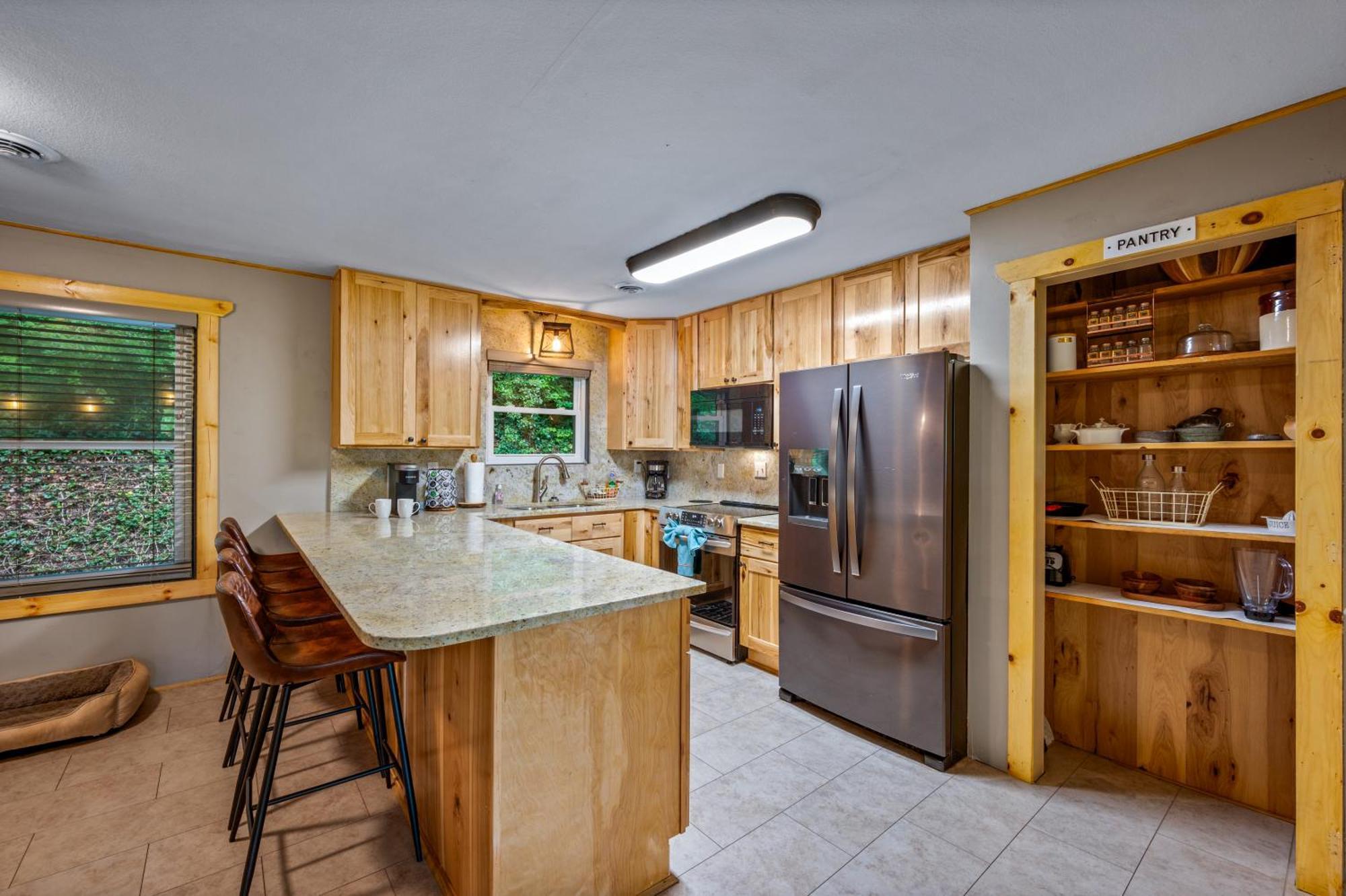 Beautiful Chalet With Fireplace And Large Game Room Gatlinburg Eksteriør billede