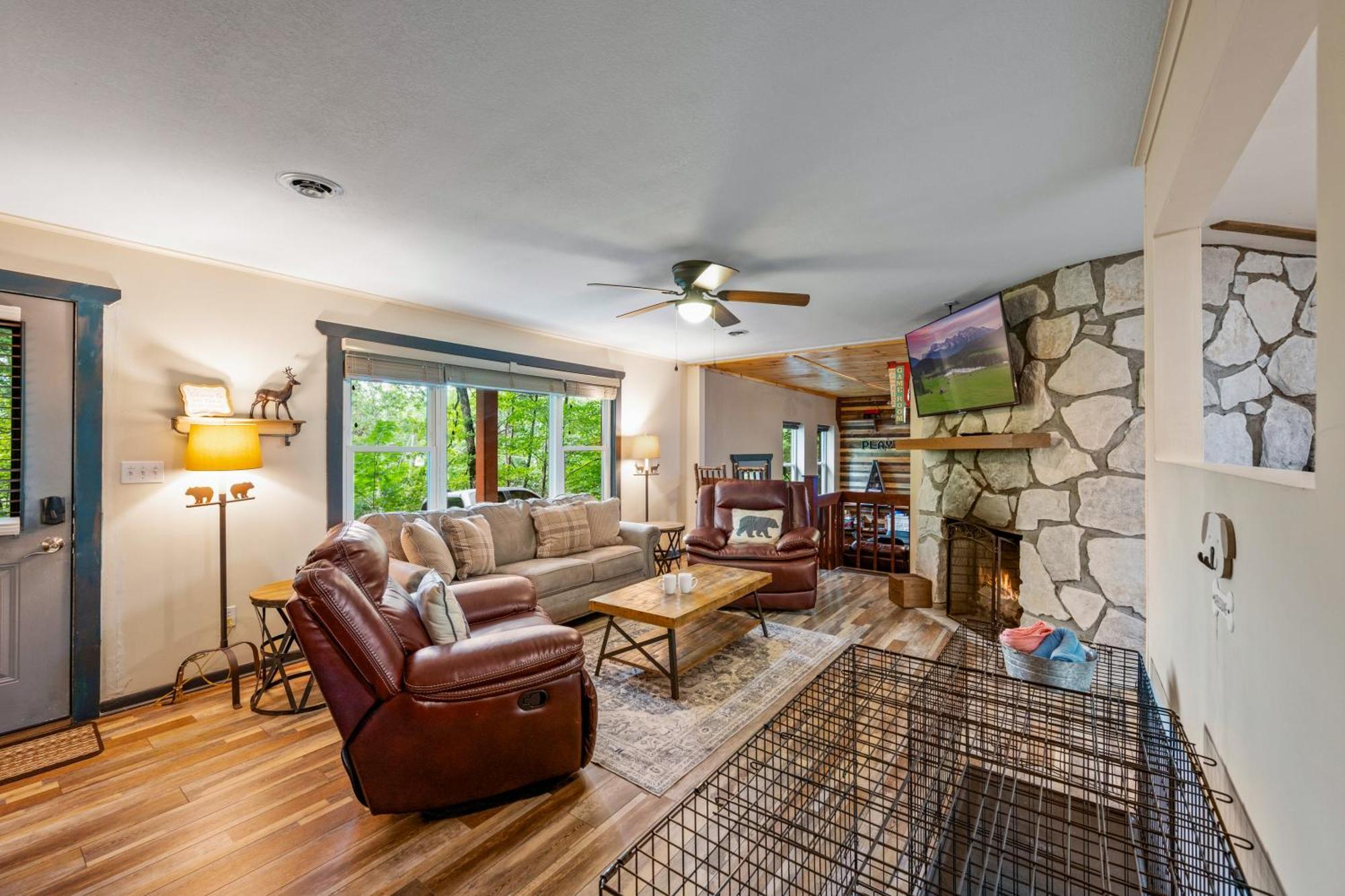 Beautiful Chalet With Fireplace And Large Game Room Gatlinburg Eksteriør billede