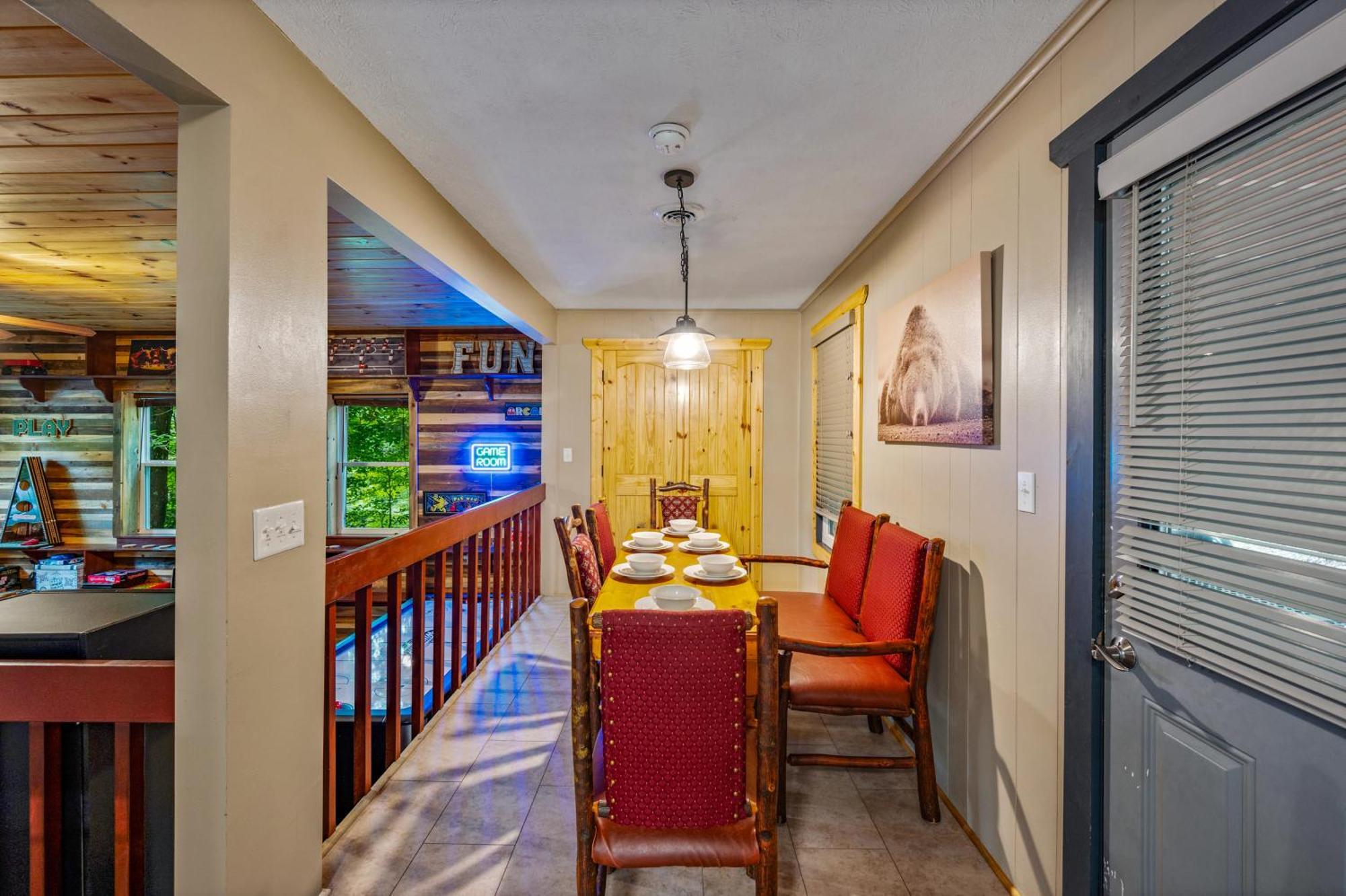 Beautiful Chalet With Fireplace And Large Game Room Gatlinburg Eksteriør billede