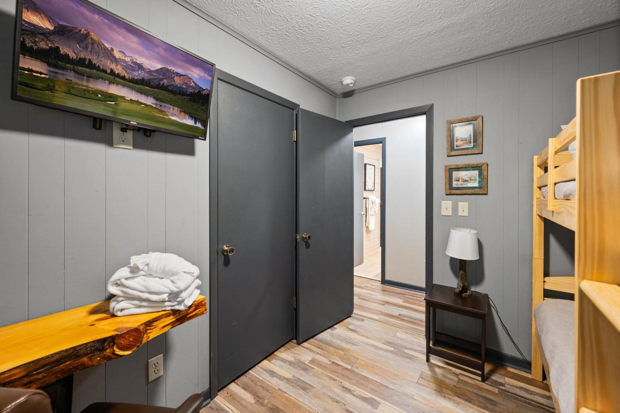 Beautiful Chalet With Fireplace And Large Game Room Gatlinburg Eksteriør billede