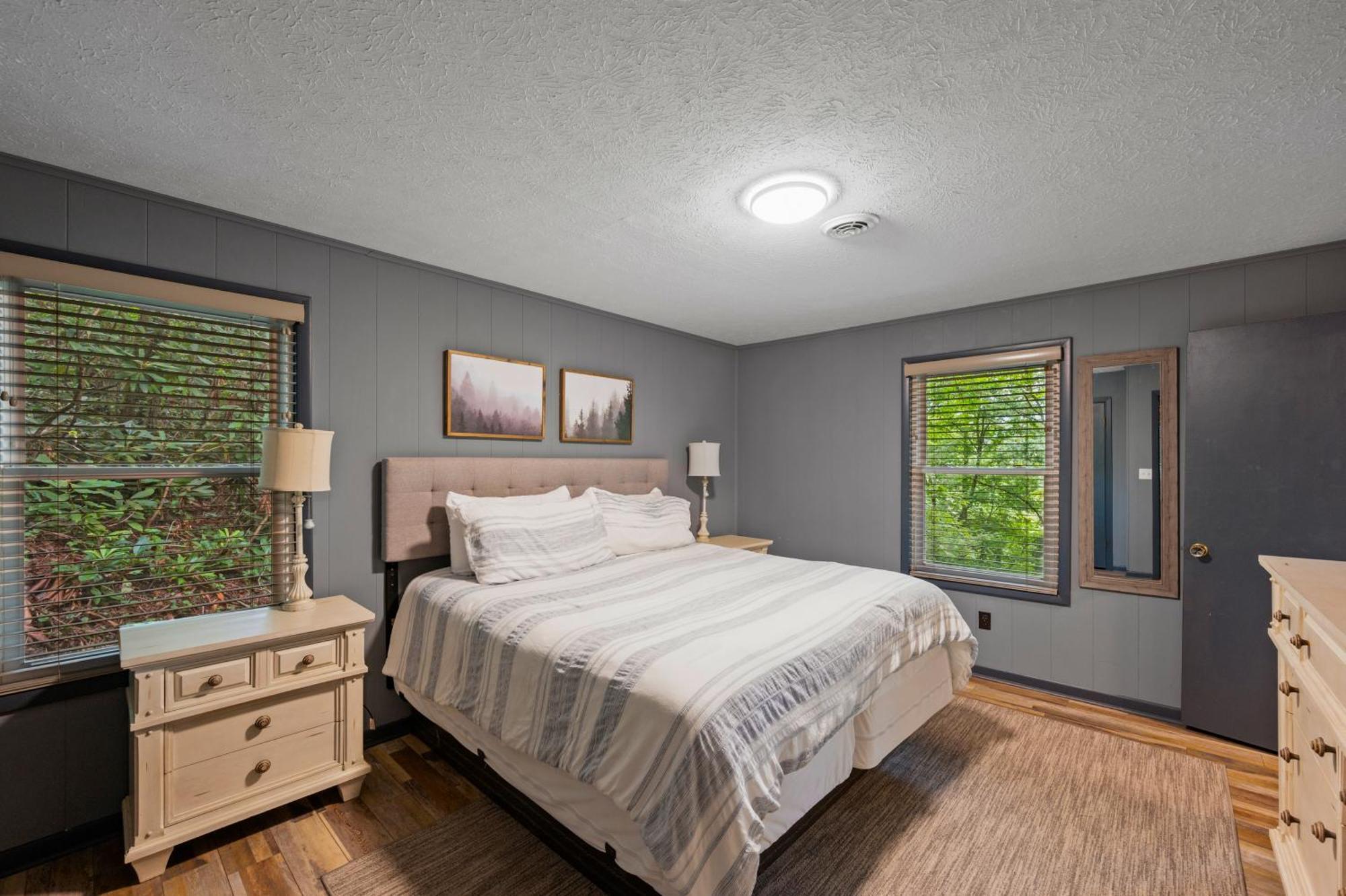Beautiful Chalet With Fireplace And Large Game Room Gatlinburg Eksteriør billede